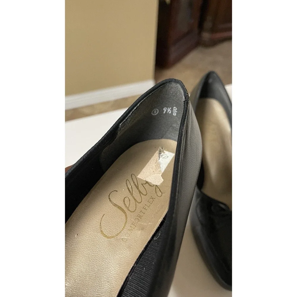 Selby ComfortFlex Black Leather Low Heel Pumps Bow Accent Women's Size 9.5B‎
